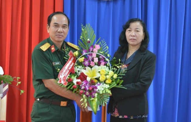 Hội liên hiệp phụ nữ Huyện Tân Châu thăm các đơn vị bộ đội nhân ngày thành lập quân đội nhân dân Việt Nam 22/12